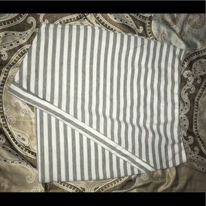 Gray and white striped fold skirt